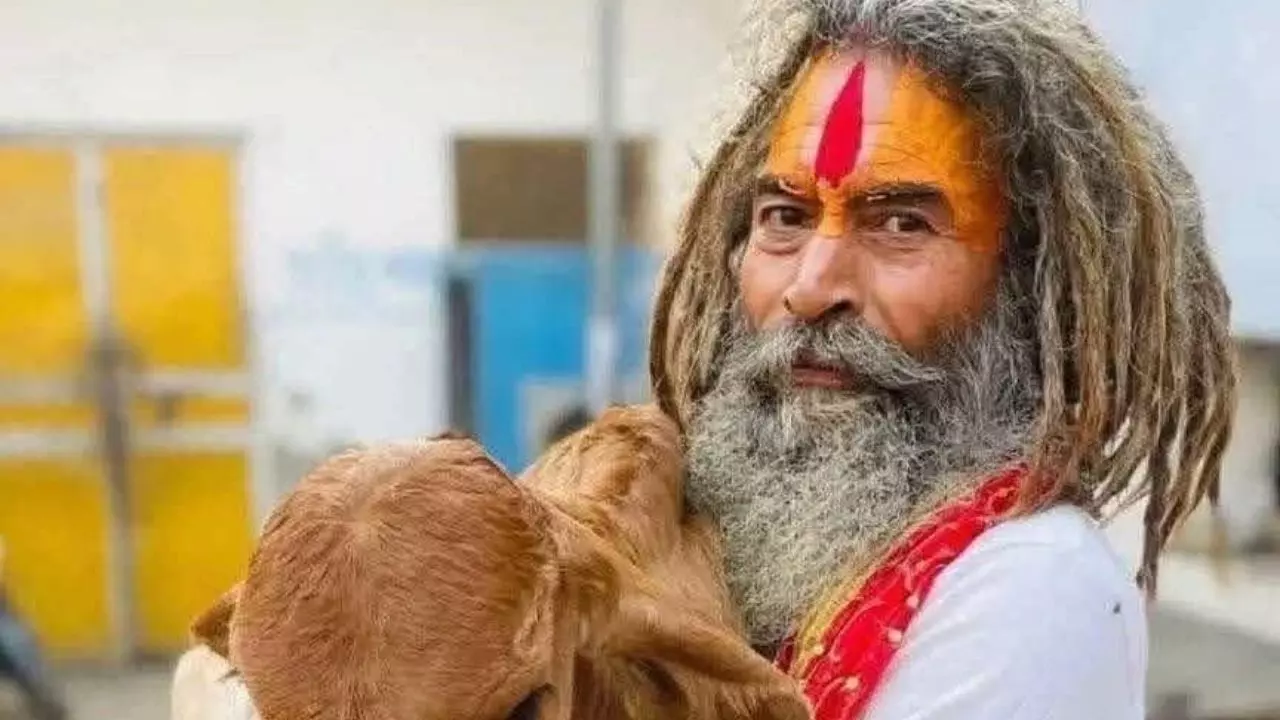 कौन थे फरसा वाले बाबा जिनकी मथुरा में गाड़ी से कुचलकर कर दी गई हत्या, अब जमकर मचा है बवाल