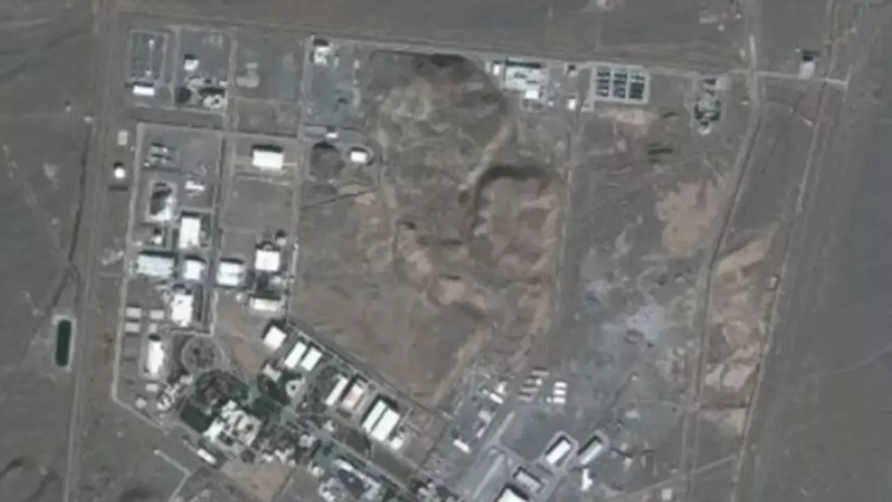 ईरान के Natanz nuclear साइट पर इजरायल-US की बमबारी, रेडिएशन लीक हुआ तो कितना बढ़ेगा खतरा?