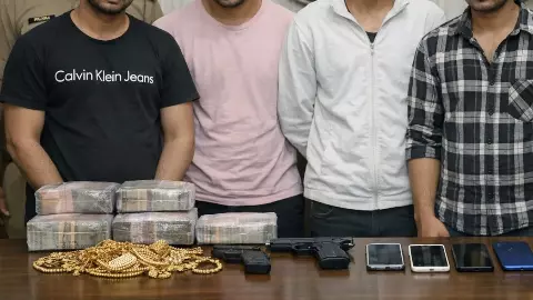 kanpur theft case girlfriend manali trip 15 lakh robbery arrest