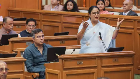 21% ग्रीन मिशन से लेकर महिलाओं को 2500 रुपये का वादा, Delhi Budget में किसके लिए क्या?