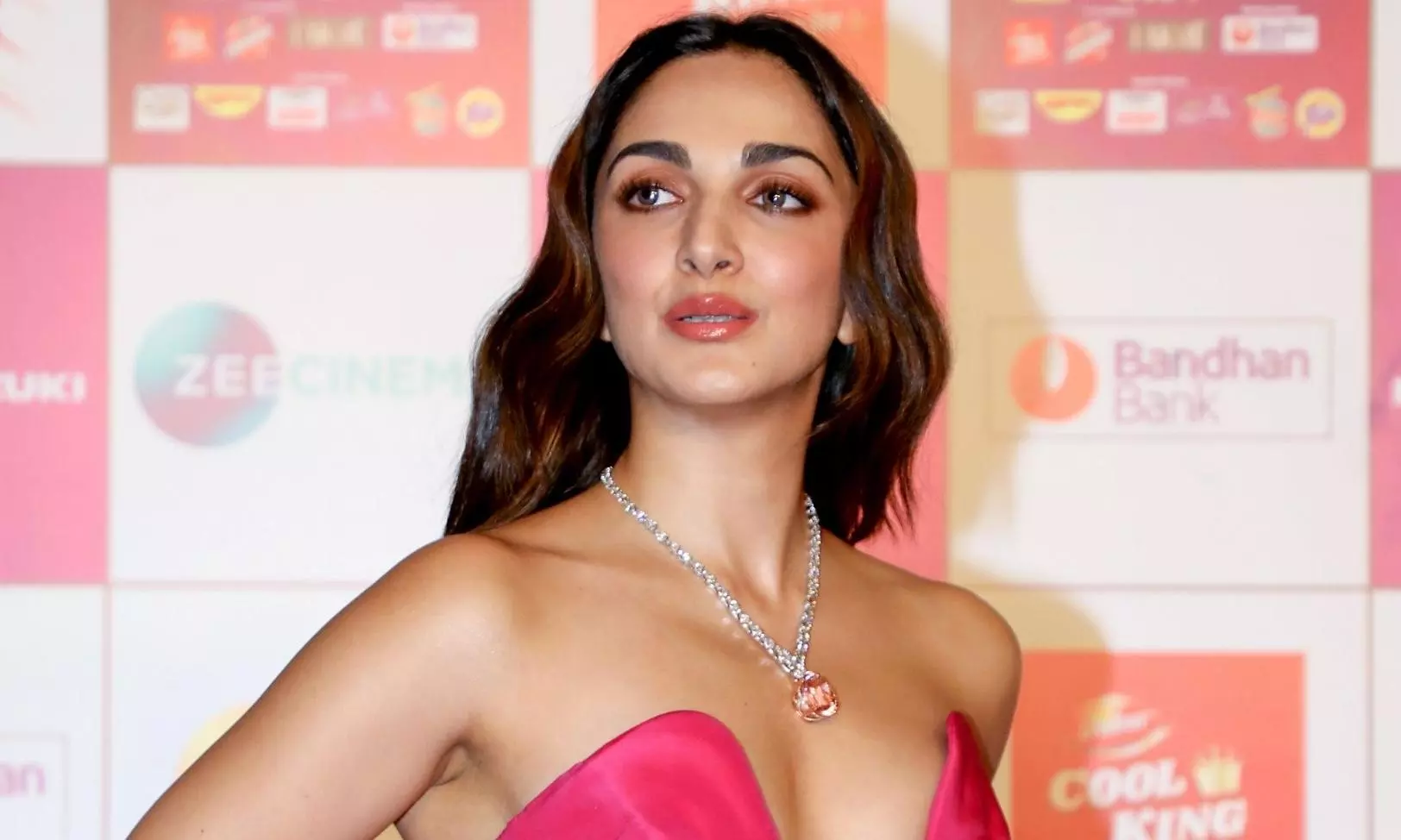 Kiara Advani ने ब्राउन लेदर ड्रेस में लूटा दिल