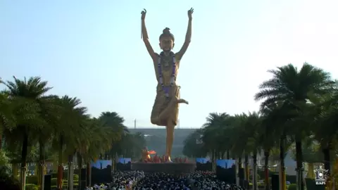 akshardham delhi 108 feet neelkanth varni statue pran pratishtha news