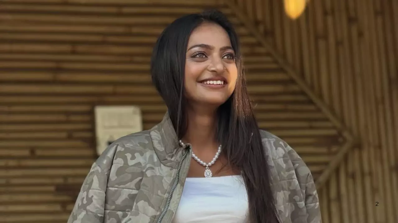 mahakumbh viral monalisa family denies allegations sanoj mishra controversy