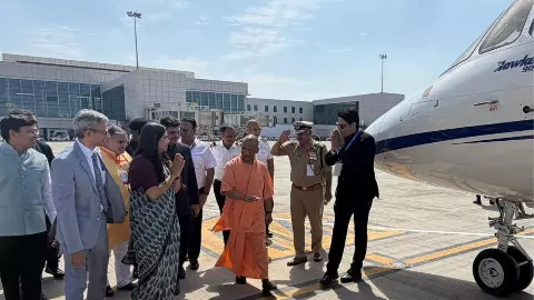 नोएडा इंटरनेशनल एयरपोर्ट से उड़ी पहली उड़ान, किसने किया जेवर से पहला हवाई सफर? नोएडा इंटरनेशनल एयरपोर्ट से उड़ी पहली उड़ान, किसने किया जेवर से पहला हवाई सफर?