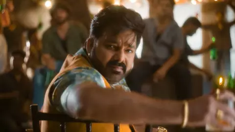 Pawan Singh की साउथ इंडस्ट्री में एंट्री, Dacoit के टच बडी से बटोर रहे है लाइमलाइट