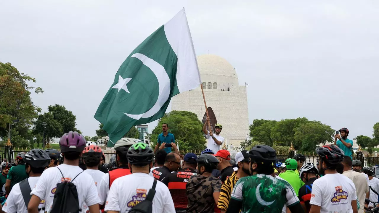 फाइनेंशियल हब से लेकर City of Lights तक कहा जाता, लेकिन हाल इतना बुरा, 2 पाकिस्तानियों ने खोली Karachi की पोल