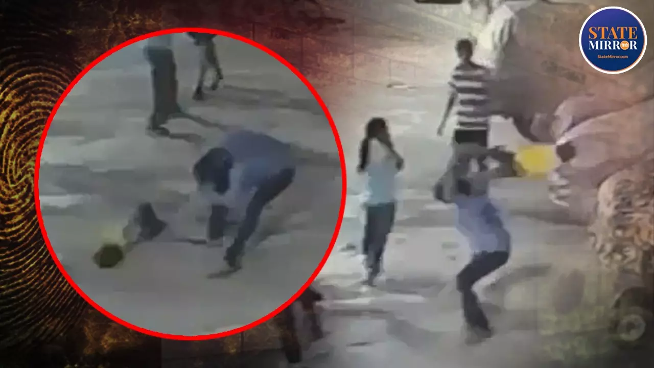 आदमी हो या जानवर? 3 साल के बच्चे को घुमाया और फिर जमीन पर पटक दिया, नहीं देखा जाता VIDEO