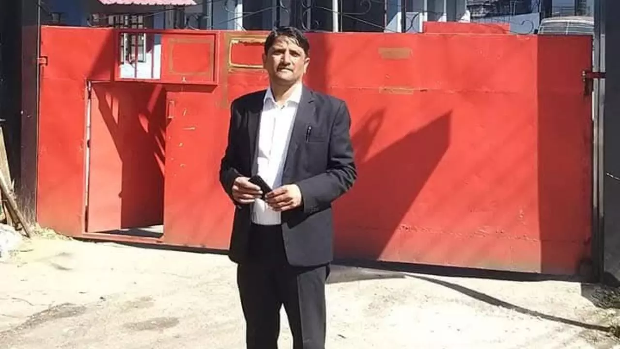 Who is Mofakrul Islam