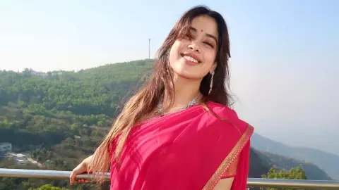 क्यों तिरुपति में VIP दर्शन करती है जान्हवी कपूर क्यों तिरुपति में VIP दर्शन करती है जान्हवी कपूर