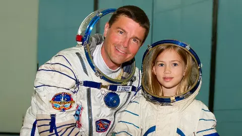 Artemis II के कमांडर Reid Wiseman के बारे में कितना जानते हैं आप, जिनकी पत्नी के नाम पर बन गया चांद के क्रेटर की पहचान