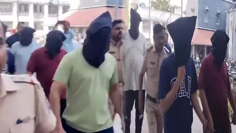 Nashik की कंपनी में यौन उत्पीड़न का बड़ा खुलासा, 7 महिला पुलिसकर्मी भेष बदलकर घुसीं अंदर..सामने आया 4 साल का डरावना सच