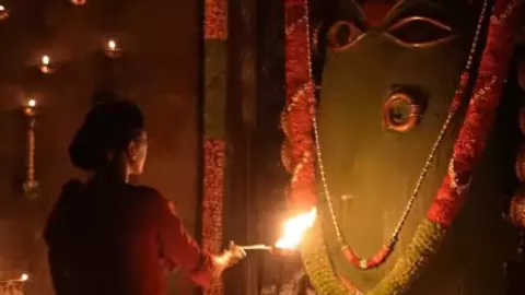 पूर्व-पश्चिम से लेकर दक्षिण तक, देश के वो अनोखे मंदिर जहां पुरुष नहीं महिलाएं हैं पुजारन