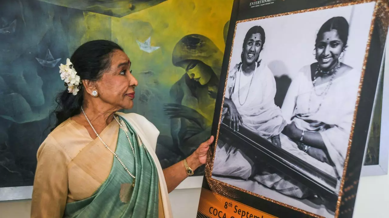 बुखार में गाकर रुलाने वाली आशा भोसले के पास कितनी संपत्ति, देश ही नहीं विदेशों में भी फैला कारोबार, पढ़ें डिटेल