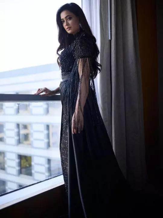 ब्लैक गाउन में Shweta Tiwari का किलर अवतार