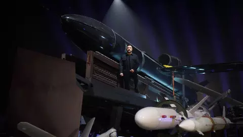 Russia-Ukraine War का नया चेहरा, Zelensky का दावा- रूस के साथ सैनिक नहीं रोबोट लड़ रहे, 22,000 मिशन किए पूरे Russia-Ukraine War का नया चेहरा, Zelensky का दावा- रूस के साथ सैनिक नहीं रोबोट लड़ रहे, 22,000 मिशन किए पूरे