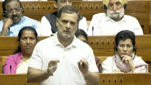 मैं 20 साल में नहीं कर पाया, प्रियंका ने 5 मिनट में कर दिया, लोकसभा में बोले राहुल- PM और मेरे साथ पत्नी वाला मसला नहीं