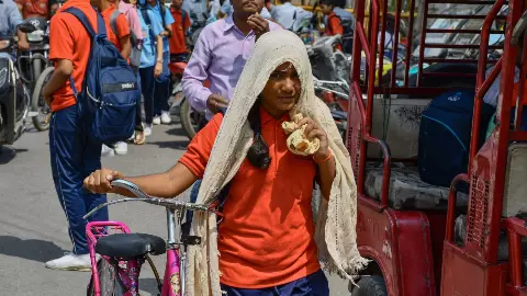 सुबह राहत, दोपहर में आफत! 44°C की आग में तपेगा NCR, यूपी से पंजाब तक कई राज्यों में लू बरपाएगी कहर