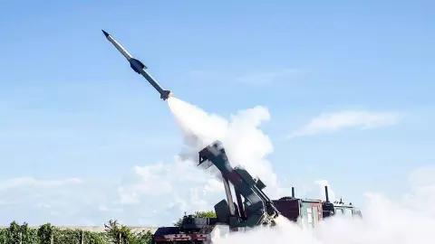 जिस साल हुआ ऑपरेशन सिंदूर उस साल भारत ने कितना बढ़ाया सैन्य खर्च, चीन से लेकर पाकिस्तान के सामने कहां खड़ा?