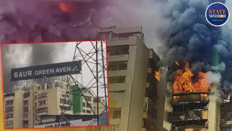 गाजियाबाद की सोसाइटी में आग की लपटों के बीच 4 घंटे चला ऑपरेशन, लोगों ने छत पर चढ़कर बुझाई आग; देखिए पांच वीडियो
