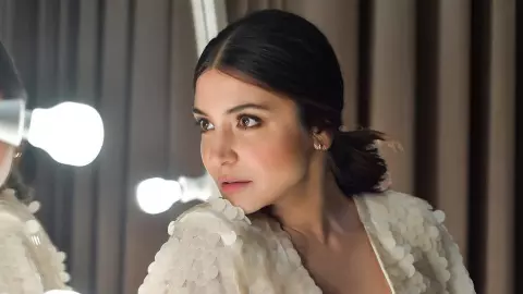 तुम टैलेंटेड हो खूबसूरत नहीं! Anushka Sharma को इस डायरेक्टर की बात से लगा था झटका; एक्टिंग से दूर फिर रहती हैं सुर्खियों में