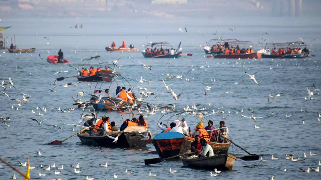 Boat Safety Tips: बोटिंग का मजा न बने हादसा, जान लें लाइफ जैकेट, कैपेसिटी और क्रूज आउटिंग का सही समय