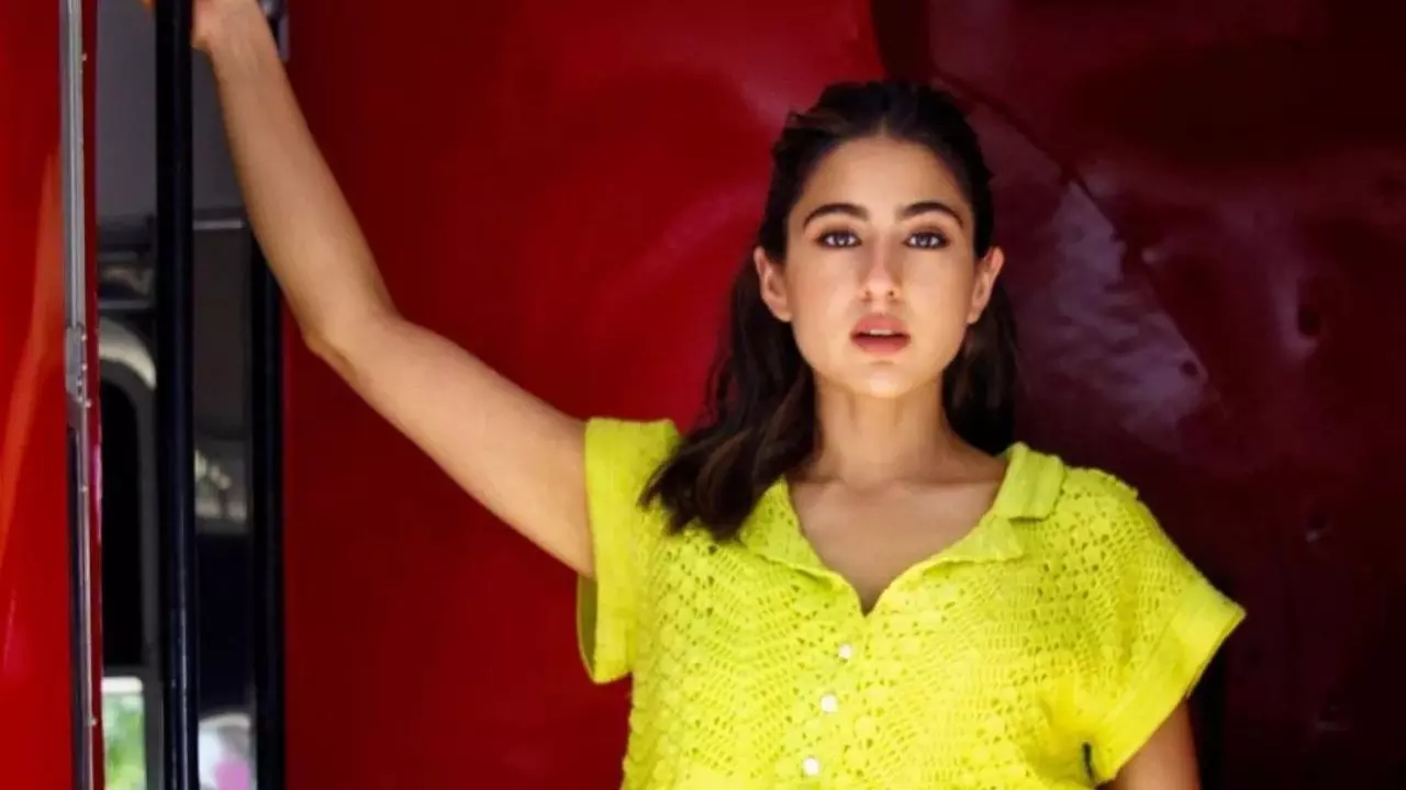 एंकर ने Actresses की बॉडी पर ऐसा क्या कहा कि भड़क गईं Sara Ali Khan? ट्रेलर लॉन्च के दौरान भारी हंगामा