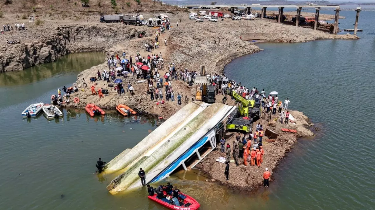 Jabalpur Tragedy: आखिर क्रूज के कप्तान को क्या कर रहा परेशान? 3 दिन से न खाया और न सोया; बार-बार दिख रहे मृत बच्चे