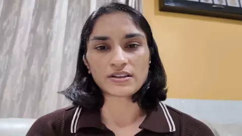विनेश फोगाट ने फिर बृजभूषण के खिलाफ वीडियो जारी किया, बोलीं-मैं 6 पीड़ितों में से एक, गोंंडा कुश्ती टूर्नामेंट पर उठाए सवाल