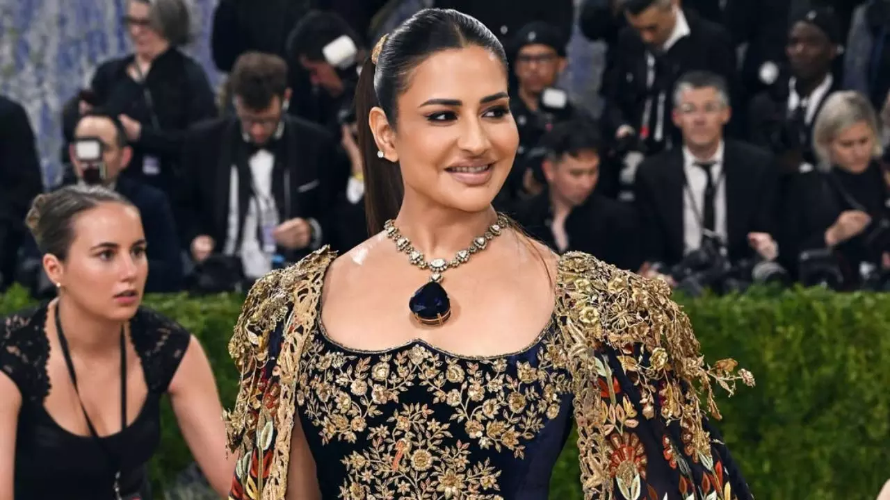Met Gala 2026: 142 करोड़ का पेंडेंट पहनकर छाईं Sudha Reddy कौन? इस नाम से जाना जाता है इस नेकलेस को