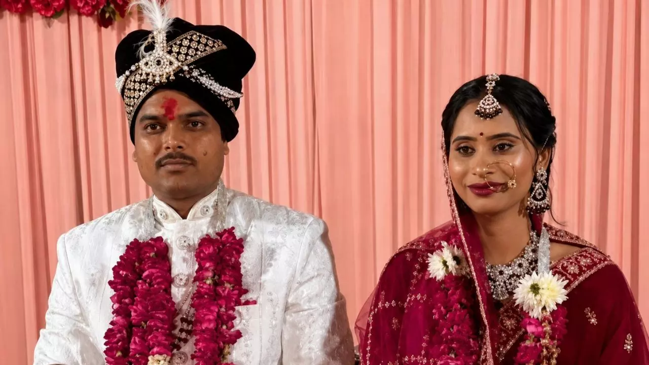 महिला मुस्लिम अफसर दिल दे बैठी कैदी को, सजा खत्म होते ही दोनों ने कर ली शादी; बजरंग दल ने किया कन्यादान