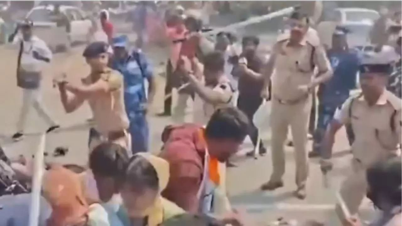 पटना में BPSC अभ्यर्थियों पर लाठीचार्ज! TRE 4.0 नोटिफिकेशन में देरी से भड़का छात्रों का गुस्सा, देखिए हंगामे के VIDEO