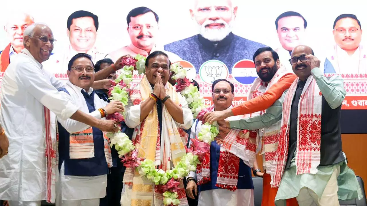 इन चार नेताओं के साथ हिमंत बिस्वा सरमा आज दूसरी बार लेंगे CM पद की शपथ, जानें Oath Ceremony को लेकर Full डिटेल