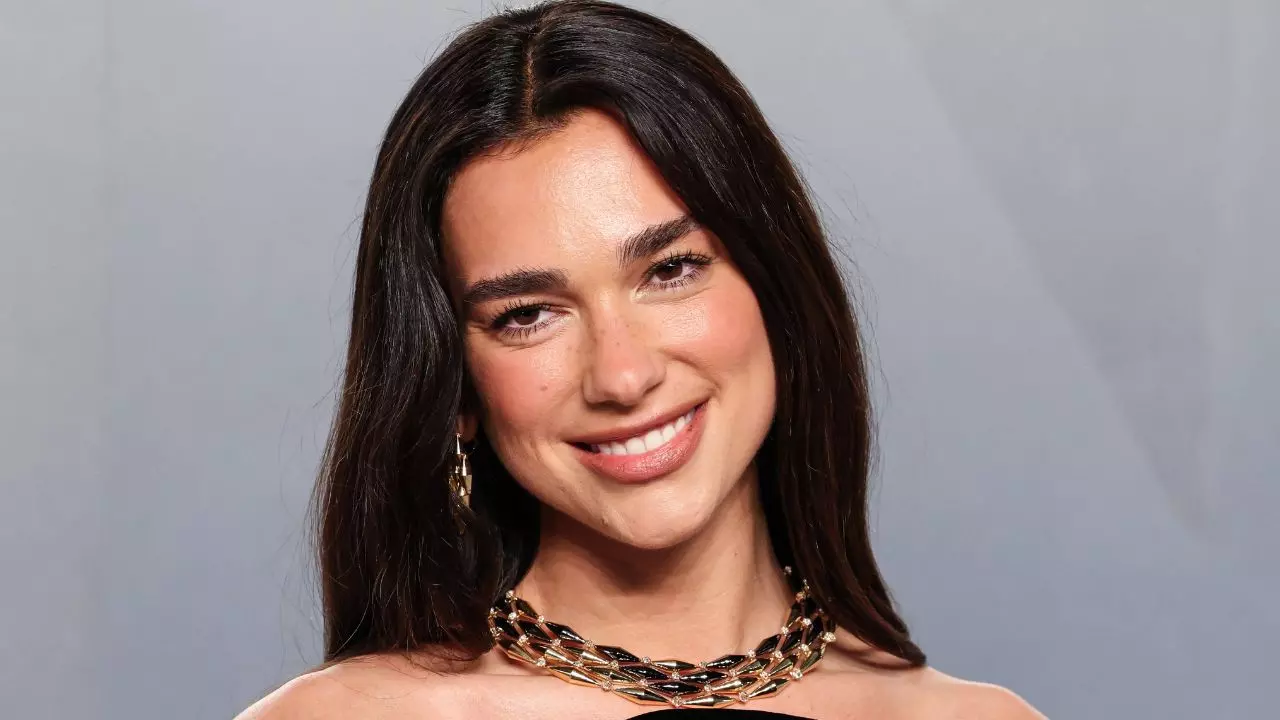 कौन है ब्रिटिश सिंगर Dua Lipa? जिसने Samsung पर इसलिए ठोक दिया मुकदमा, हर्जाने में मांगे 143 करोड़