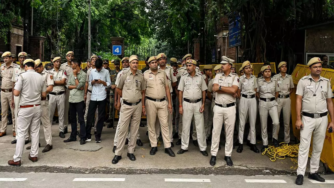 झारखंड पुलिस प्रमोशन पर हाईकोर्ट की बड़ी रोक! आखिर क्या है वह विवाद जिसने पूरे सेलेक्शन प्रोसेस पर खड़े कर दिए सवाल?
