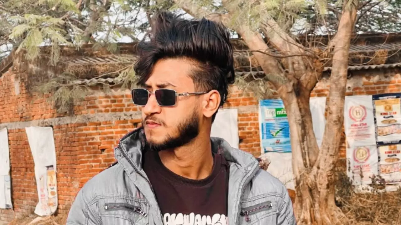 एल्गोरिदम किंग आर्यन केल्विन कौन हैं?  धनबाद के लड़के ने इंस्टाग्राम पर मचा दिया तहलका- 15 मिलियन फॉलोअर्स