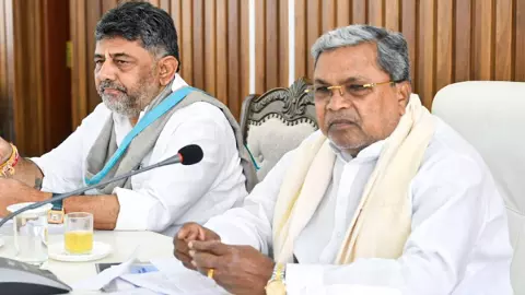7 घंटे की मैराथन बैठक, OBC कार्ड और दिल्ली ऑफर...आखिर कैसे सिद्धारमैया को सीएम पद छोड़ने के लिए मना रही कांग्रेस? 7 घंटे की मैराथन बैठक, OBC कार्ड और दिल्ली ऑफर...आखिर कैसे सिद्धारमैया को सीएम पद छोड़ने के लिए मना रही कांग्रेस?