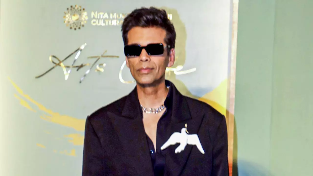क्लोज फ्रेंड्स से Karan Johar ने तोड़ी दोस्ती? काजोल,आलिया रानी, शाहरुख, सलमान समेत दोस्तों को इंस्टाग्राम से किया अनफॉलो