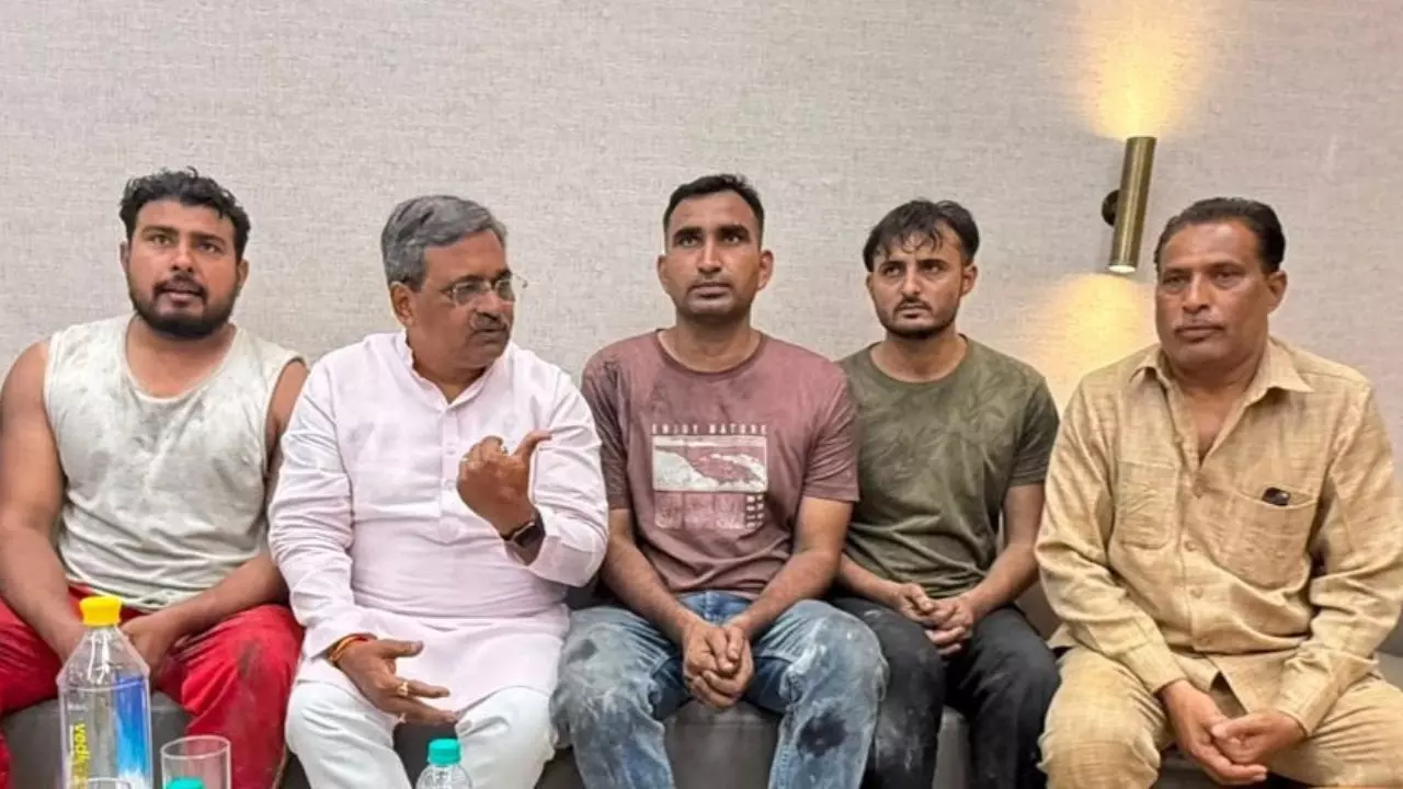 अफजल-शाहरुख से लेकर अनीश-वसीम तक, मालवीय नगर आग के बाद BJP विधायक ने इन युवकों को किया सलाम, बताया जांबाज