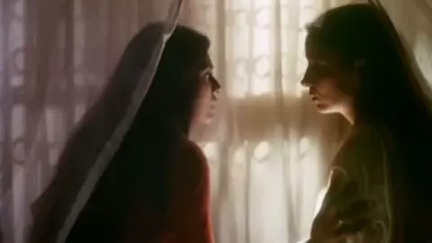 Shabana Azmi की फिल्म Fire में ऐसा क्या? जिसे रोकने के लिए अंडरवियर में हुआ था विरोध, बंद करने पड़े थे सारे शो Shabana Azmi की फिल्म Fire में ऐसा क्या? जिसे रोकने के लिए अंडरवियर में हुआ था विरोध, बंद करने पड़े थे सारे शो