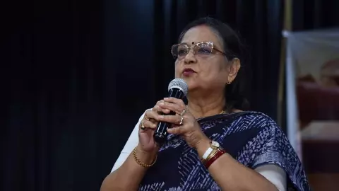 कौन हैं काकोली घोष, जिन्होंने ममता को दिल्ली में दिया सबसे बड़ा झटका? आंख के नीचे से निकाल ले गईं TMC के 20 सांसद कौन हैं काकोली घोष, जिन्होंने ममता को दिल्ली में दिया सबसे बड़ा झटका? आंख के नीचे से निकाल ले गईं TMC के 20 सांसद