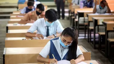 KG से PG तक मुफ्त शिक्षा, क्रांति या मास्टरस्ट्रोक? ओडिशा सरकार के ऐतिहासिक फैसले से जुड़े 10 अहम सवाल और उनके जवाब KG से PG तक मुफ्त शिक्षा, क्रांति या मास्टरस्ट्रोक? ओडिशा सरकार के ऐतिहासिक फैसले से जुड़े 10 अहम सवाल और उनके जवाब