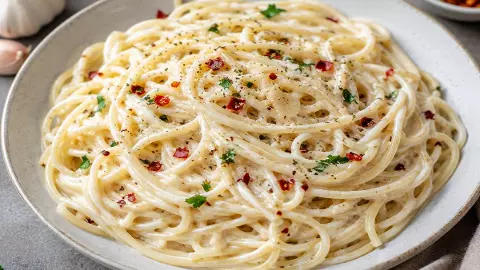 घर पर बनाएं रेस्टोरेंट-स्टाइल Creamy Chilli Garlic Spaghetti, हर बाइट में मिलेगा लाजवाब स्वाद: देखें स्टेप बाई स्टेप रेसेपी घर पर बनाएं रेस्टोरेंट-स्टाइल Creamy Chilli Garlic Spaghetti, हर बाइट में मिलेगा लाजवाब स्वाद: देखें स्टेप बाई स्टेप रेसेपी