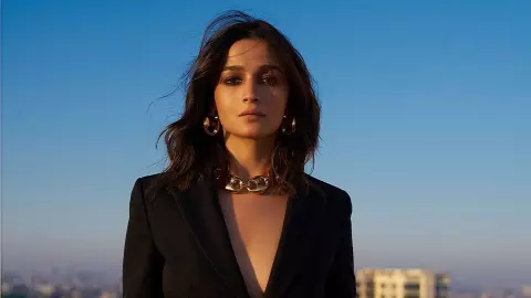 हां मैं प्रिविलेज्ड हूं! Alia Bhatt क्यों बोलीं- स्टार किड होना आसान नहीं, बुरे दिन हमारे हिस्से में भी आते हैं