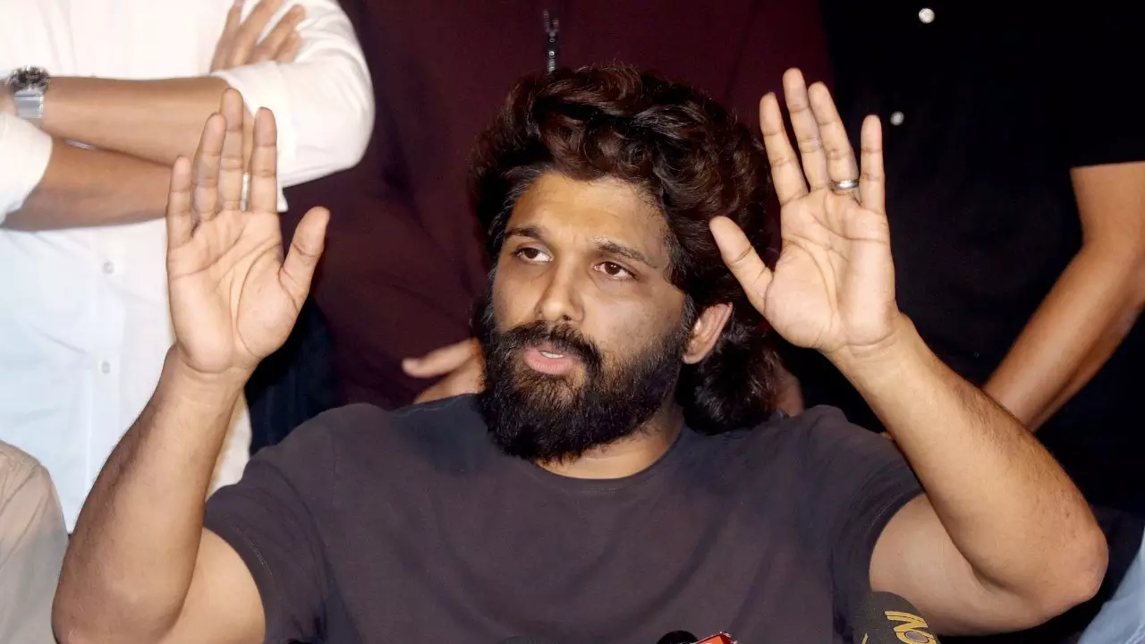 पुष्पा 2 भगदड़ केस में Allu Arjun की बढ़ीं मुश्किलें, अब कोर्ट में देनी होगी पेशी, इस मामले में अब तक क्या हुआ?