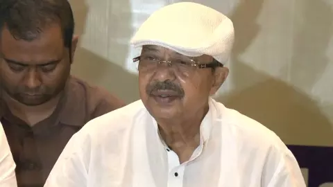ममता को हटाकर असली टीएमसी की कमान संभालने वाले अरूप रॉय कौन? कहा जाता है संकटमोचक, जानें इस बड़े चेहरे की पूरी कहानी ममता को हटाकर असली टीएमसी की कमान संभालने वाले अरूप रॉय कौन? कहा जाता है संकटमोचक, जानें इस बड़े चेहरे की पूरी कहानी