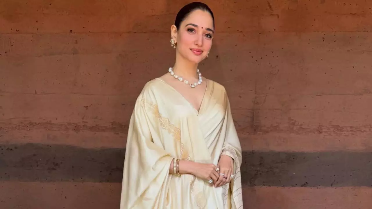 दोस्त की शादी में Tamannaah Bhatia का एलिगेंट लुक, 50 हजार से भी कम कीमत की है एक्ट्रेस की मशरू सिल्क साड़ी