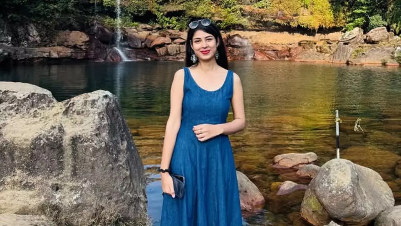 नीतीश के ड्रीम प्रोजेक्ट की नई CEO 22 साल की IAS अनन्या कौन