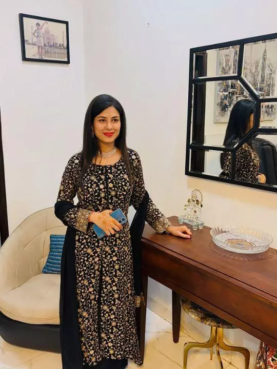 नीतीश के ड्रीम प्रोजेक्ट की नई CEO 22 साल की IAS अनन्या कौन