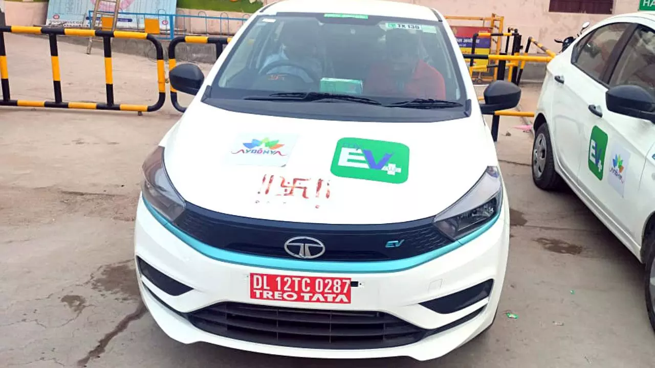 Delhi EV Policy: किसे मिलेगा 1 लाख रुपये का फायदा, किस पर लागू होंगे नए नियम? जानें पॉलिसी से जुड़े हर सवाल का जवाब