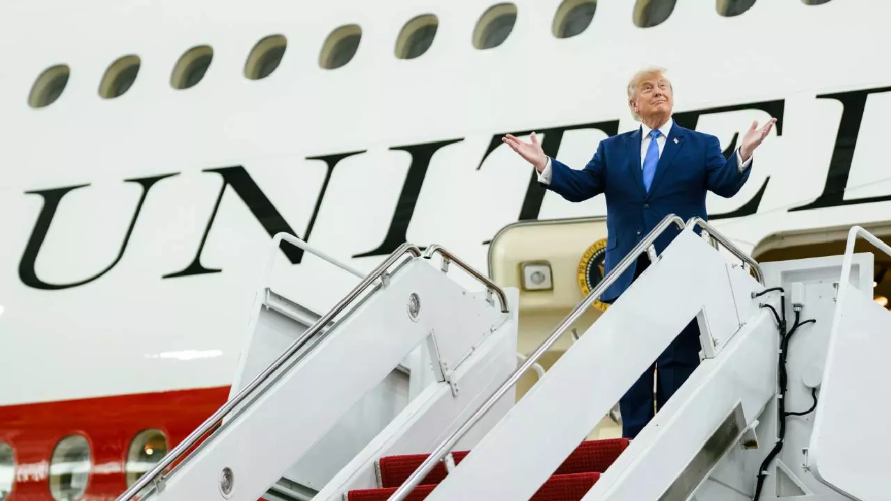 ईरान से घबराए या कोई और वजह, कुवैत से गिफ्ट में मिले Air Force One को छोड़ पुराने विमान से क्यों लौटे डोनाल्ड ट्रंप?